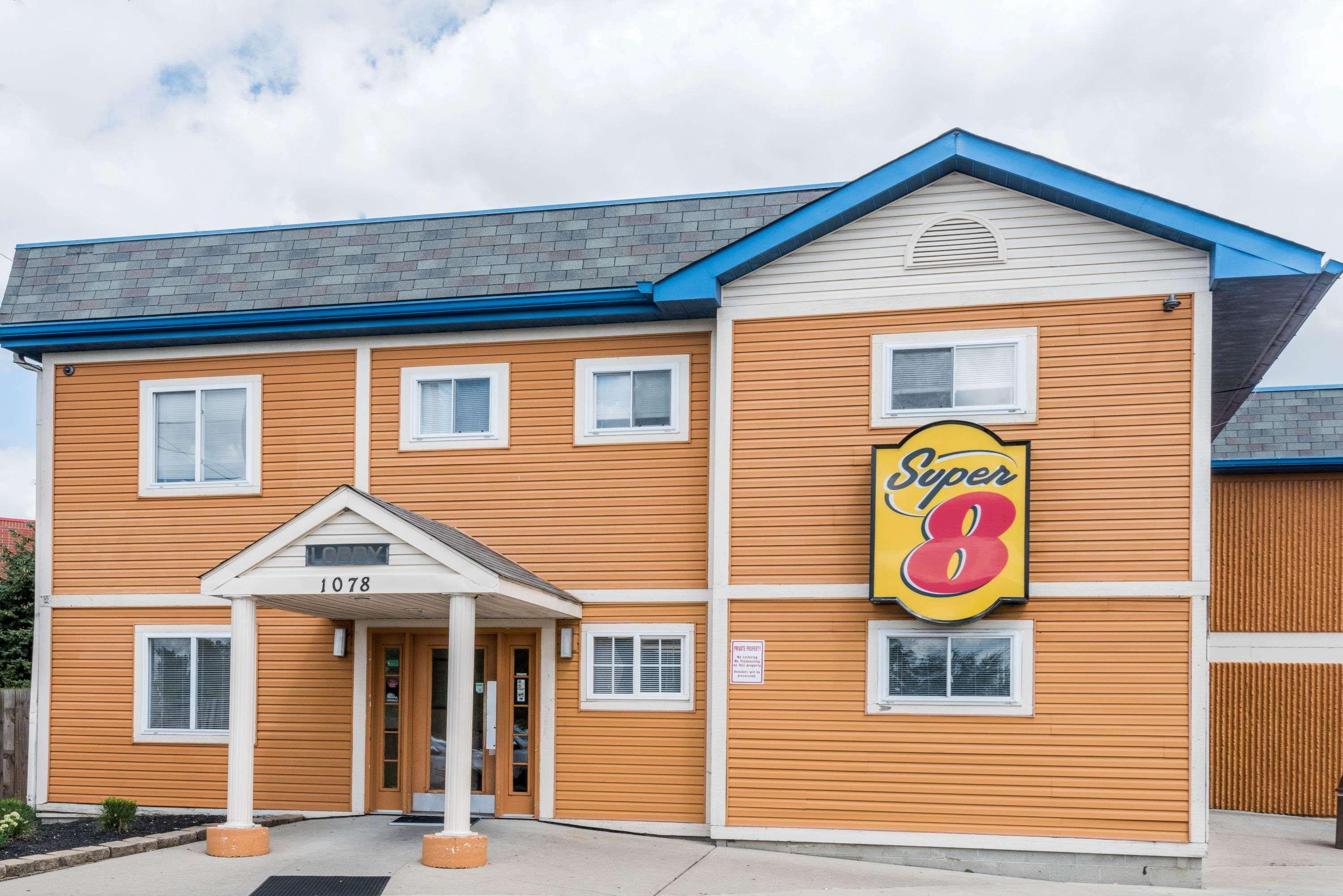 Super 8 By Wyndham Columbus Hotell Eksteriør bilde